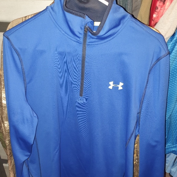 Like new Men's Under Armour Shirt size Medium - Picture 1 of 4